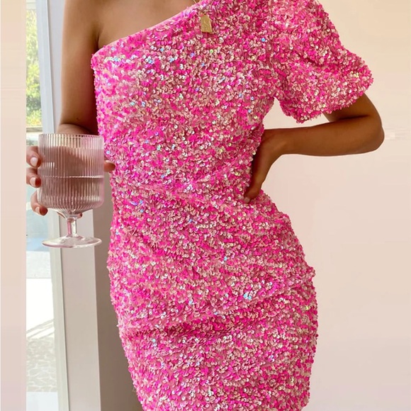 limelush Dresses & Skirts - Glamorous One Shoulder Pink Sequin Dress